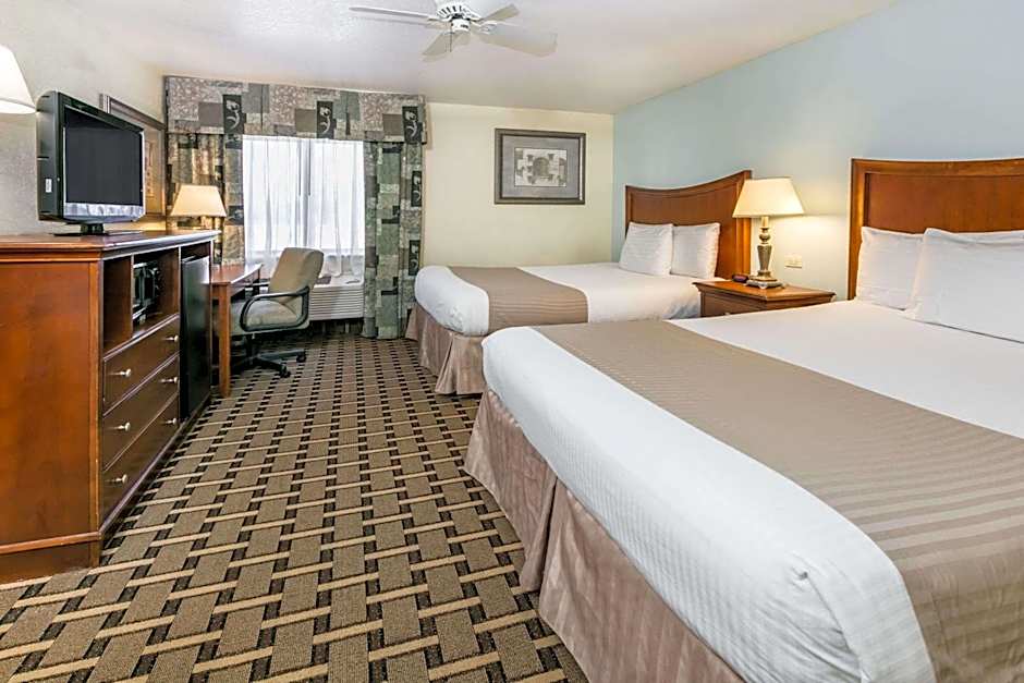 Baymont by Wyndham Arlington At Six Flags Dr