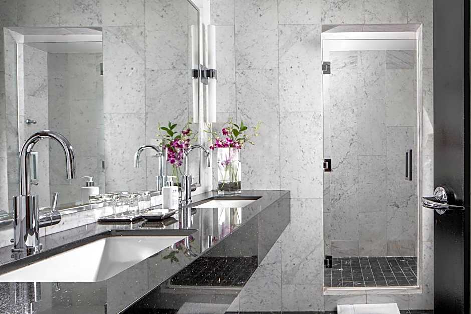 6 Columbus Central Park Hotel