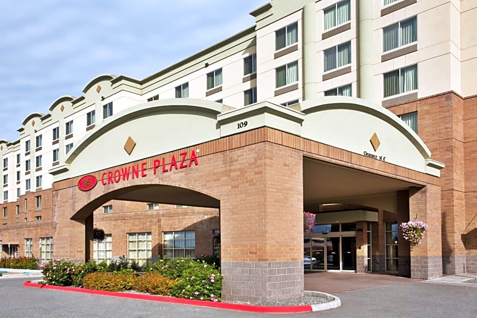 Crowne Plaza Anchorage-Midtown, an IHG Hotel