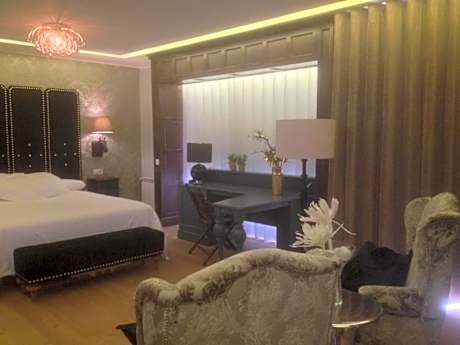 Queen Suite