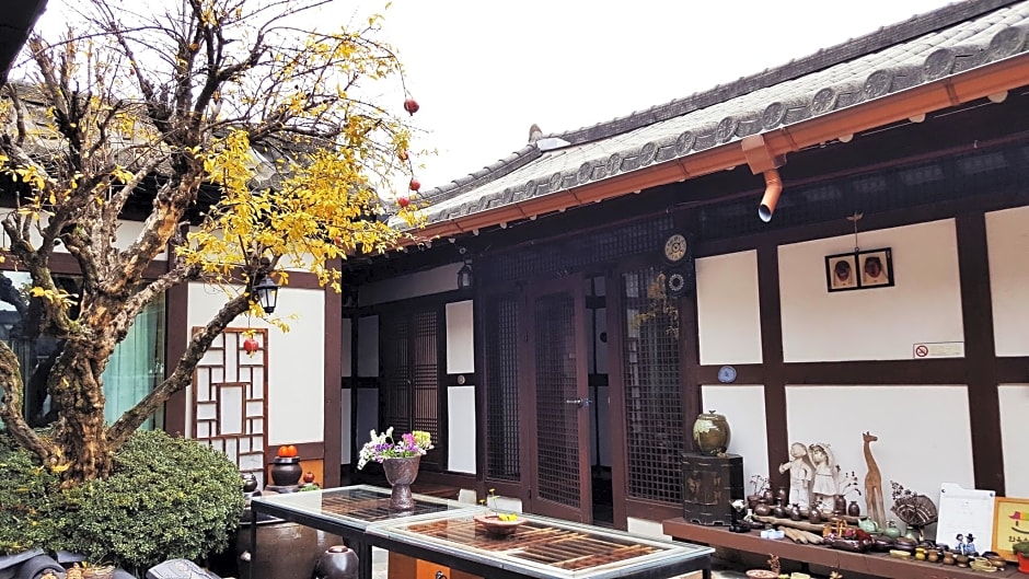 In-Yeon Hanok Guesthouse