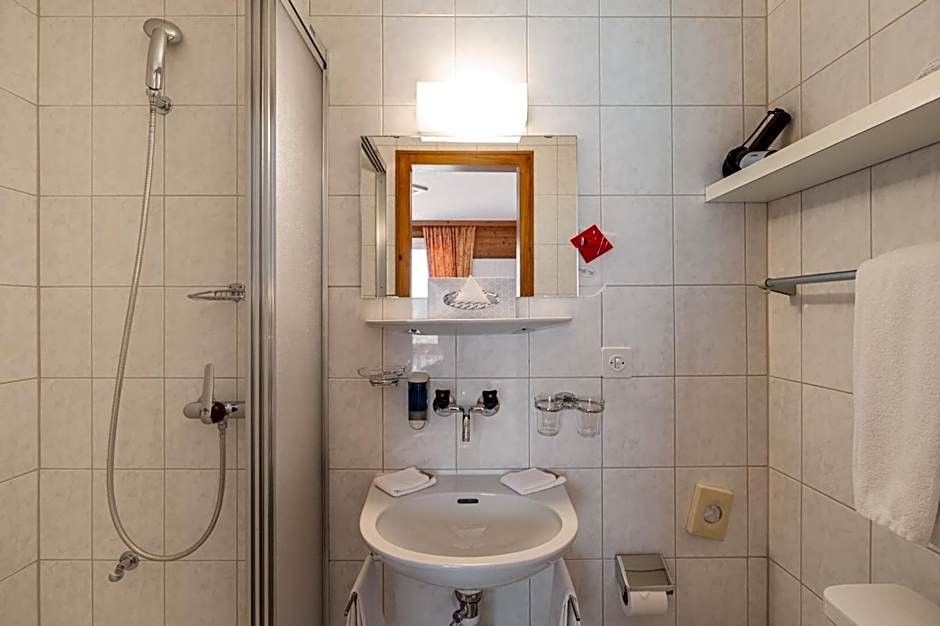 Hotel Bellevue - Traditional Swiss Hideaway