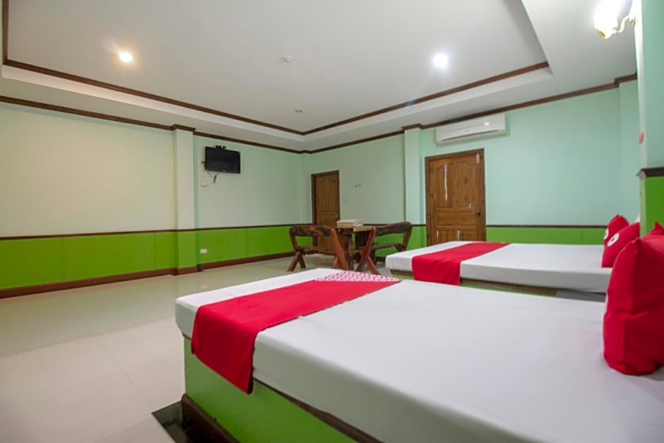 OYO 75334 Train Hotel