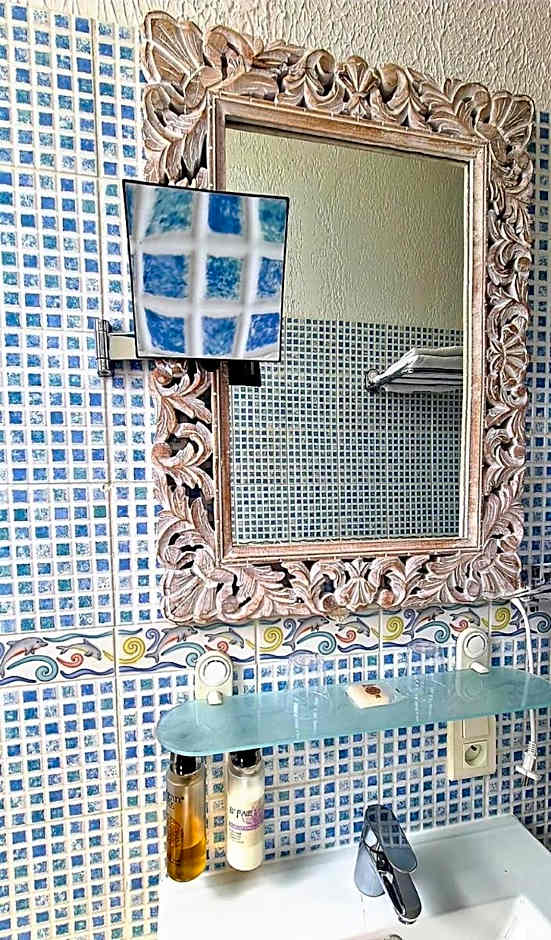 Hôtel La Villa Juan Beach