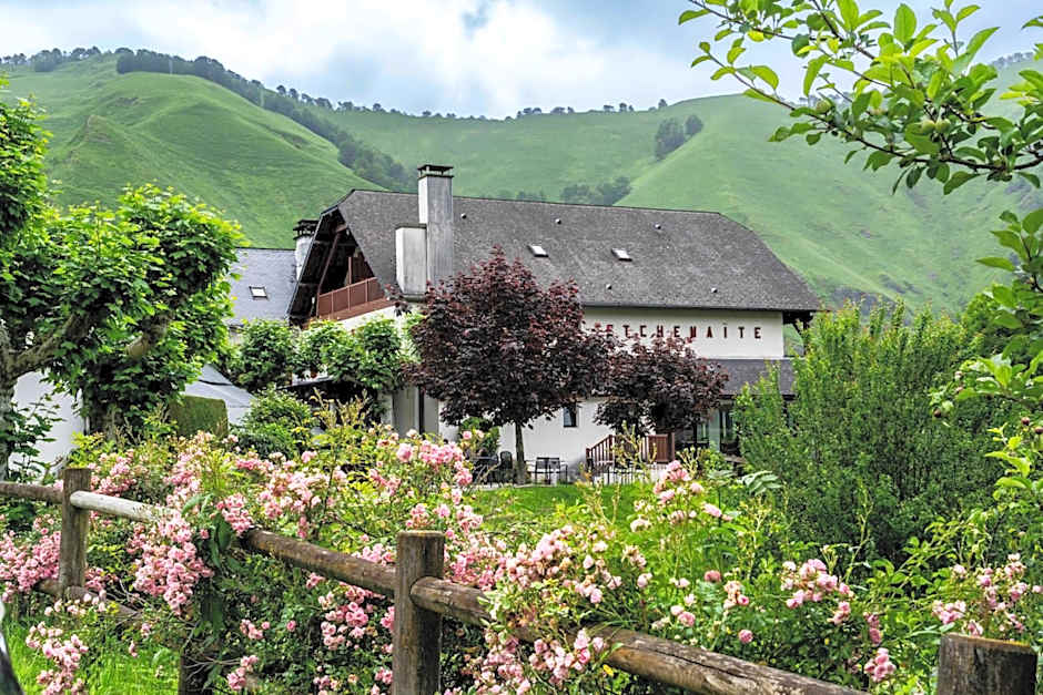 Logis Hôtel Etchemaïté