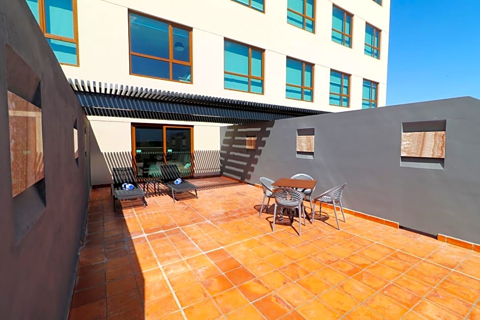 Holiday Inn & Suites Puerto Vallarta Marina & Golf By IHG