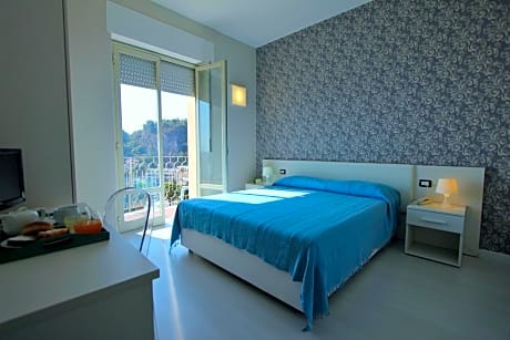 Superior Double Room with Balcony and Sea View