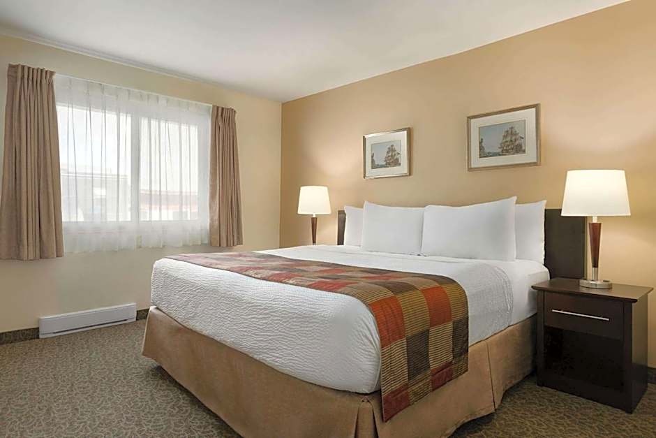 Days Inn by Wyndham Montreal East