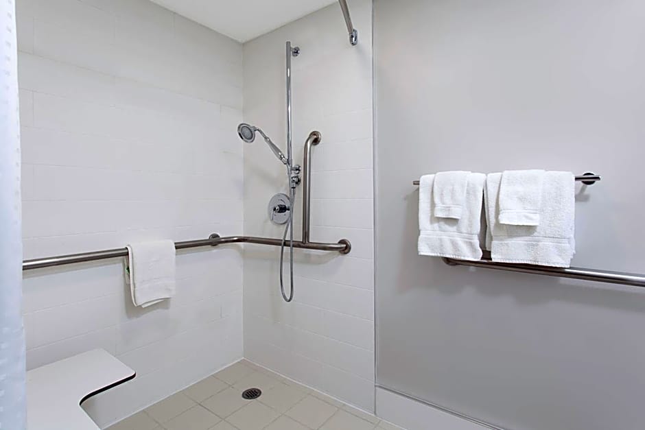 Holiday Inn Express & Suites Mississauga-Toronto Southwest By IHG