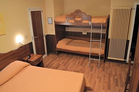 Comfort Triple Room