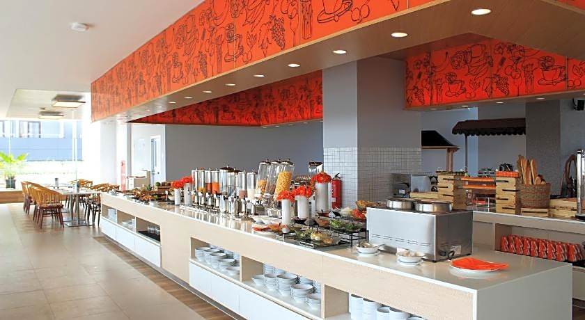 HARRIS Hotel & Conventions Solo