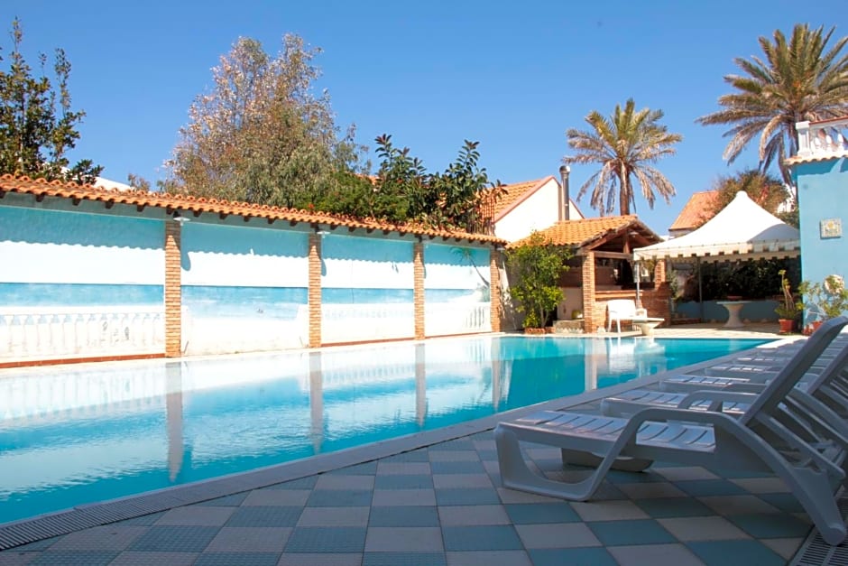 Three-room apartment a stones throw from the sea