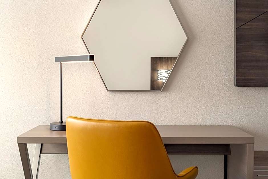 Holiday Inn Express Hotel & Suites Fredericksburg By IHG