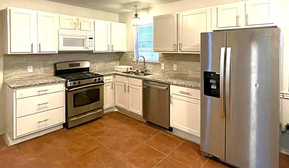 Private room near downtown Dallas