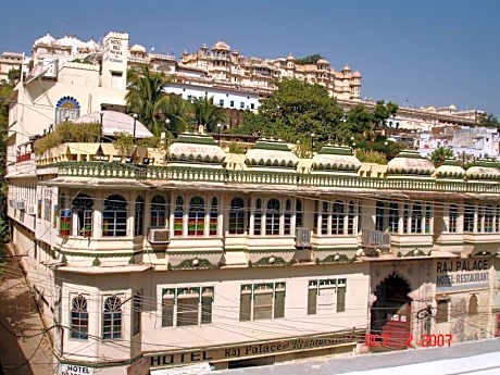 Hotel Raj Palace