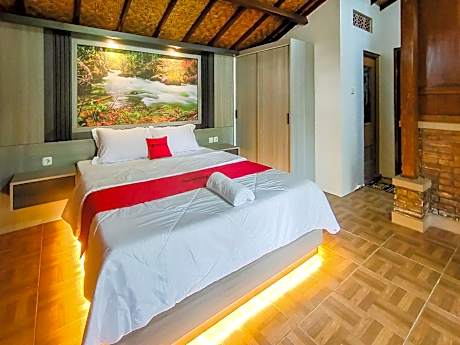 RedDoorz near Stasiun Banyuwangi Kota