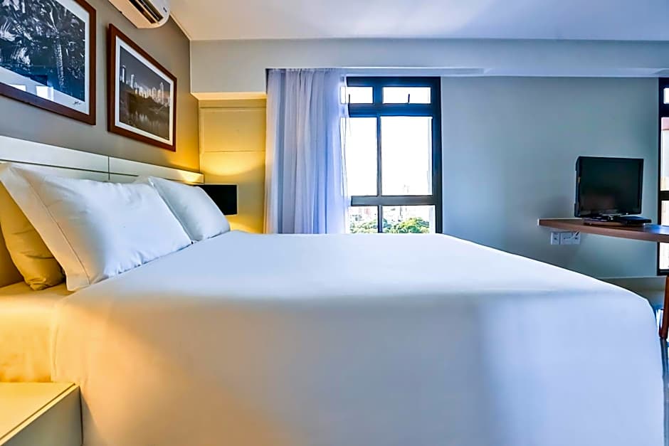 Golden Tulip Goiania Address