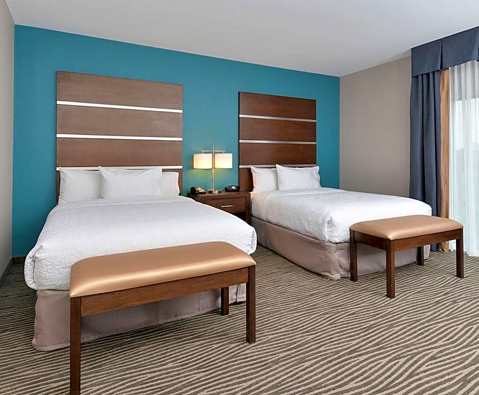 Hampton Inn By Hilton & Suites Des Moines Downtown