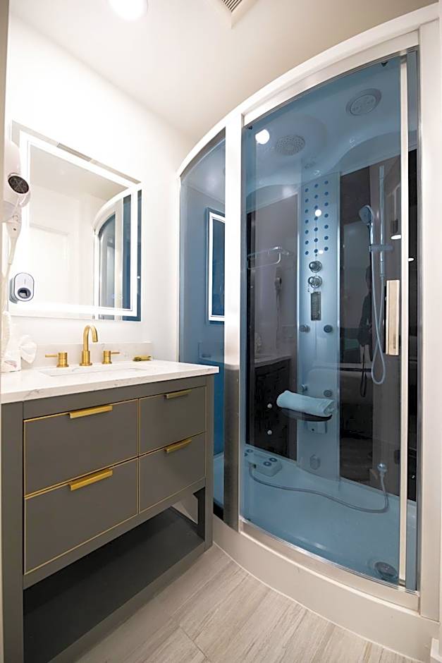 Omeo Suites