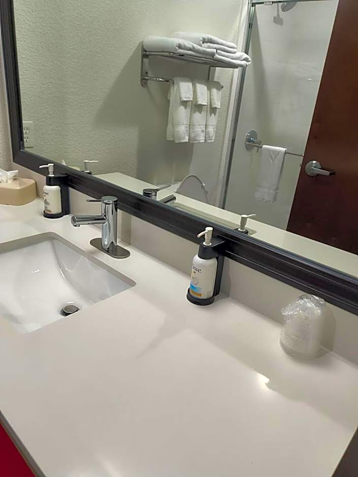 Grander Inn & Suites by IHG