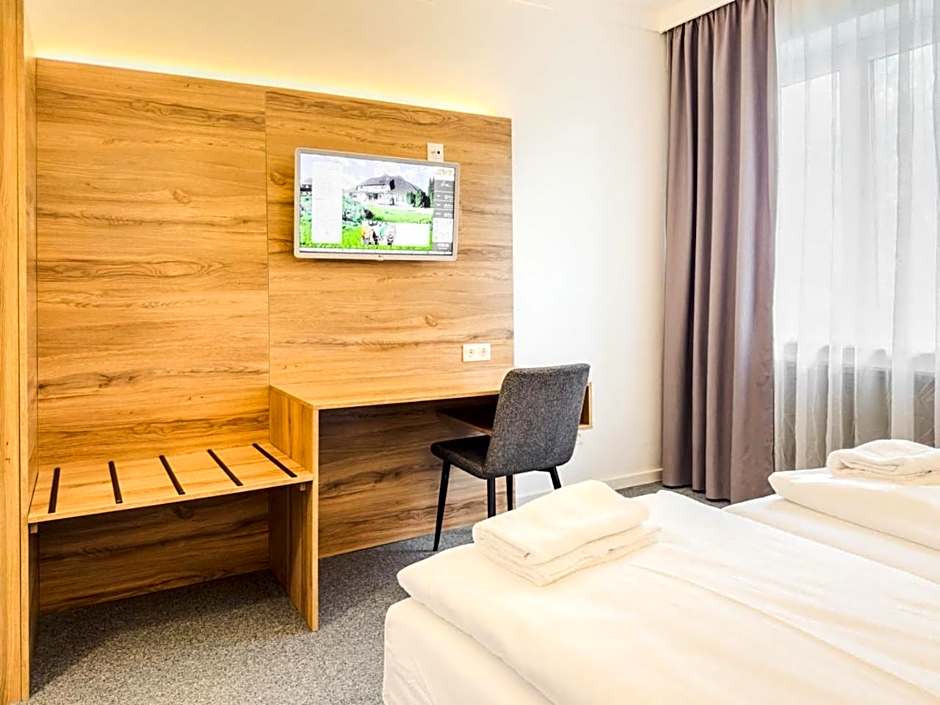 Hotel Sachsengang - free parking, near U1 & U2