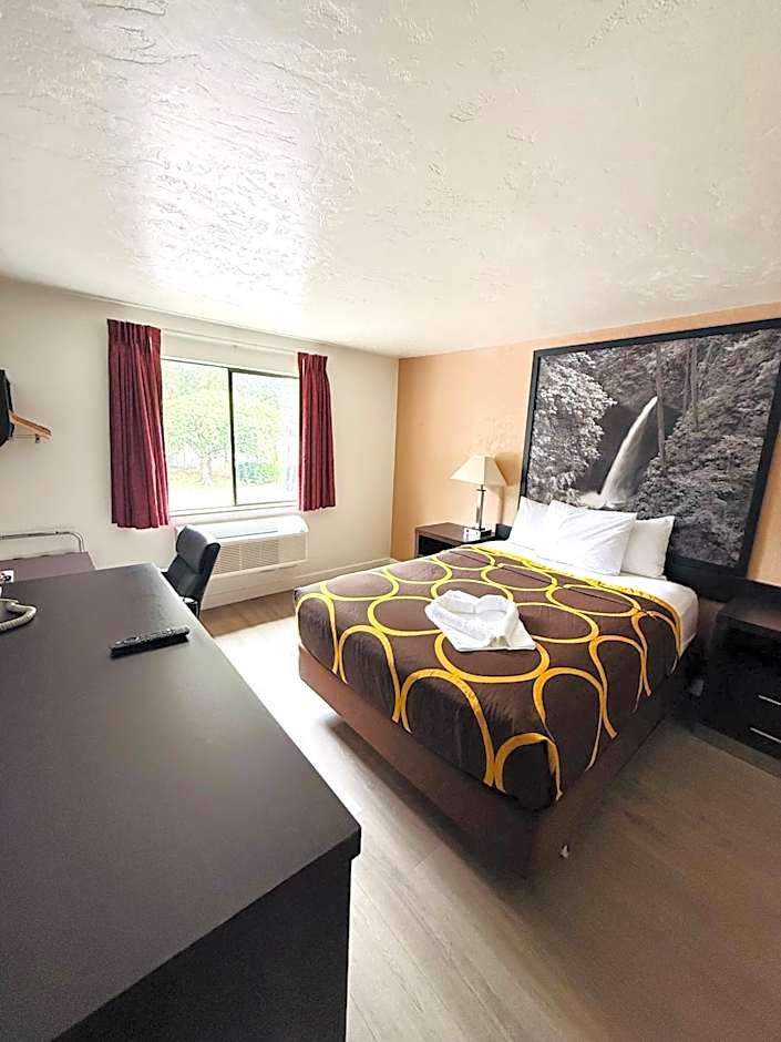 Super 8 by Wyndham Lacey Olympia Area