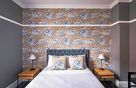 Queen Room with Shared Bathroom