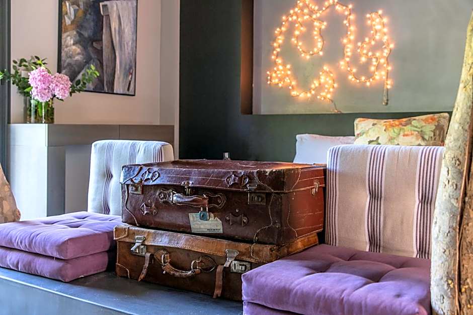 Oniropetra Boutique Hotel