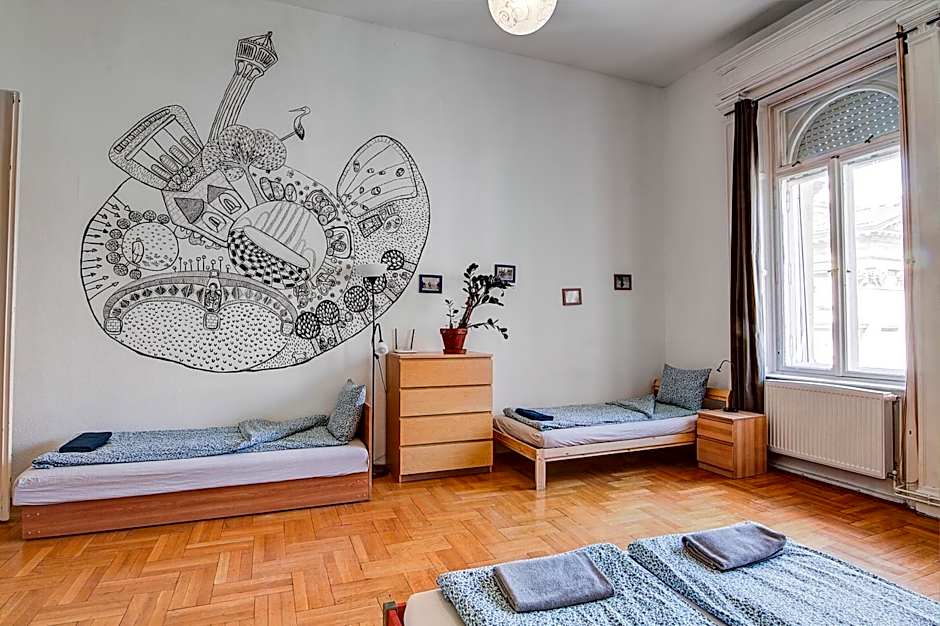 Pal's Hostel and Apartments