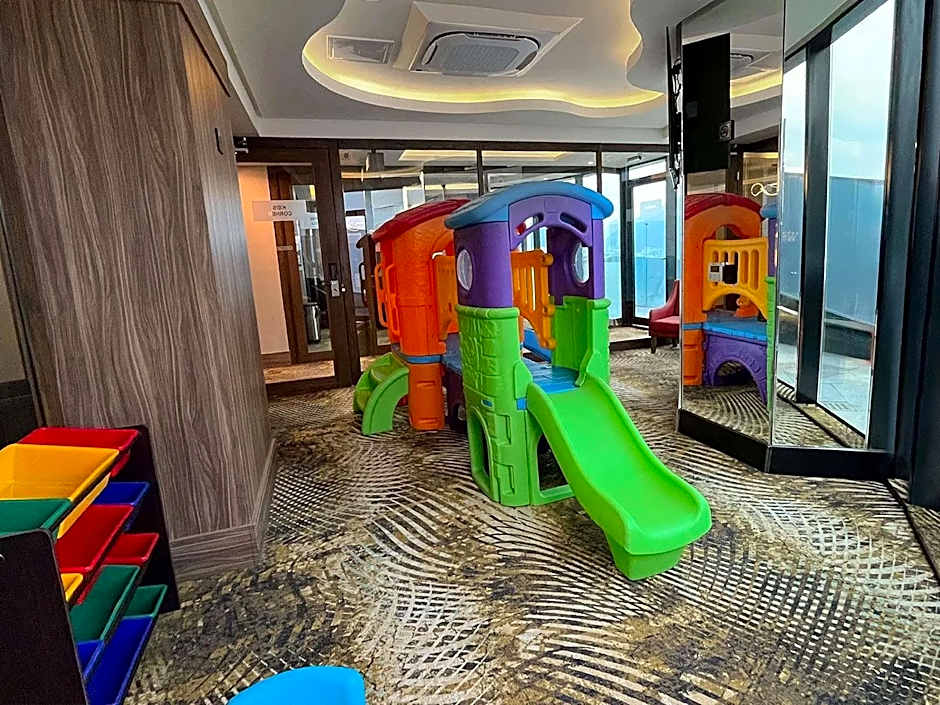 Safi Royal Luxury Metropolitan
