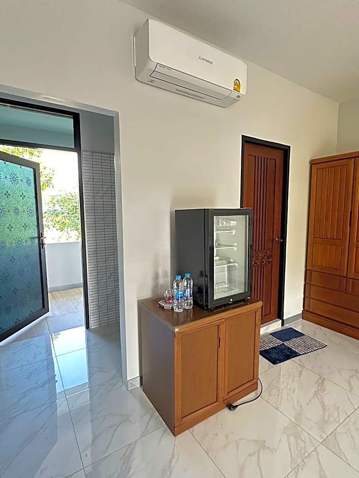 Bamboo Resort Suphanburi (in Bamboo Japanese Goods Warehouse)