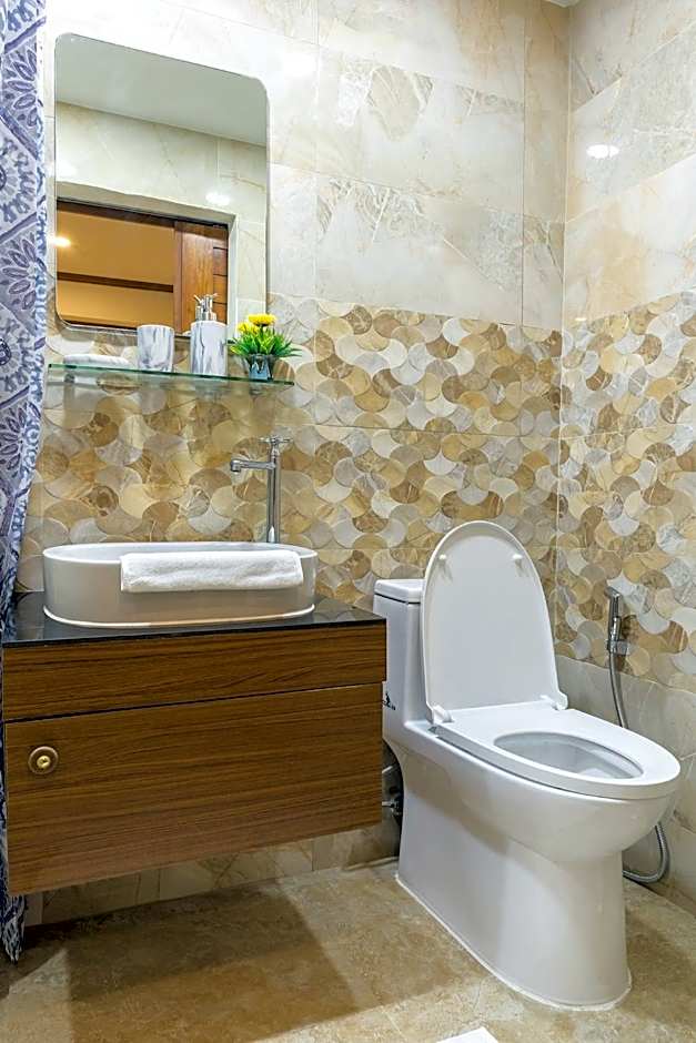 Suthep Home & Hostel