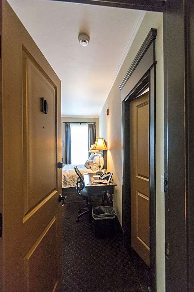 Photo 1 of 5 of Junior Suite