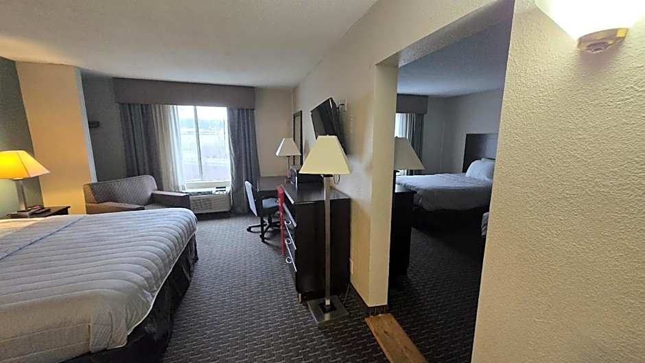 Copley Inn & Suites, Copley - Akron