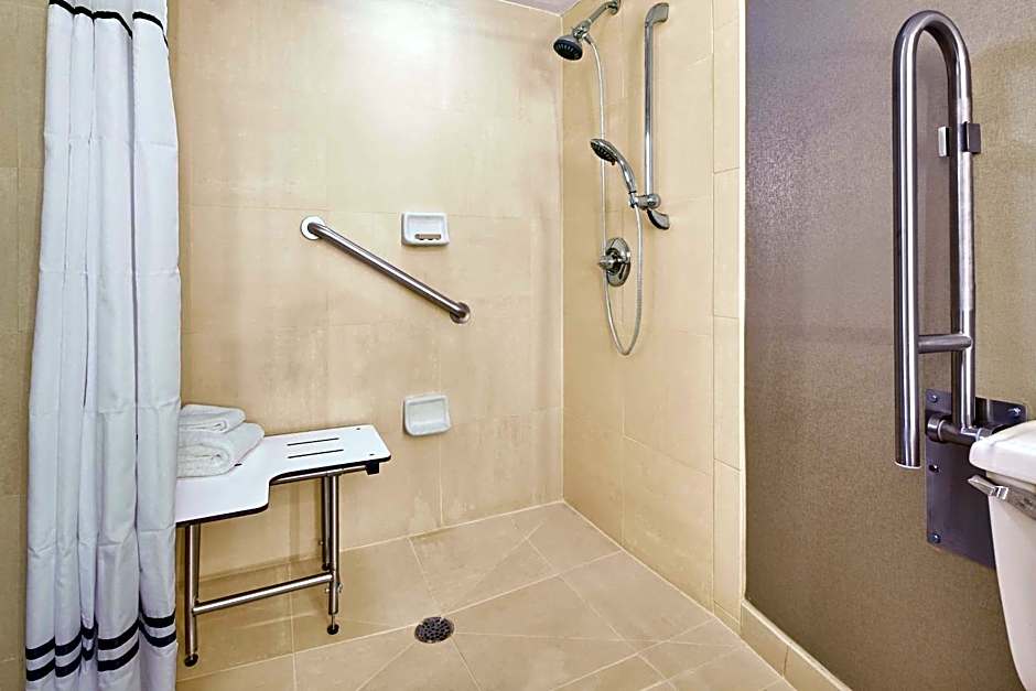 DoubleTree By Hilton Hotel Dallas Near The Galleria