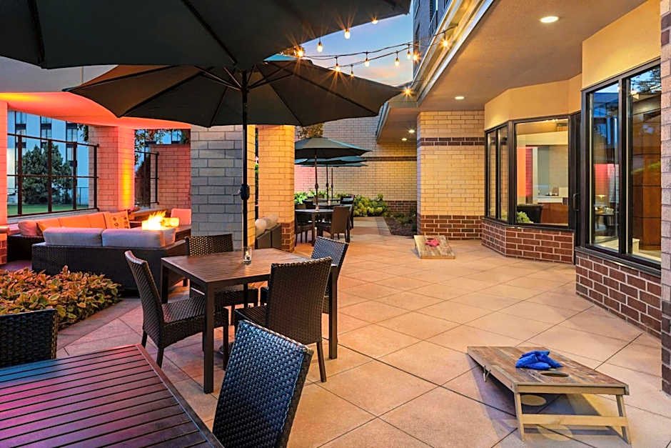 Courtyard by Marriott Bloomington by Mall of America