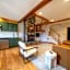 The Haüs Windham - Luxury Suites, Hot Tub, Mountain Views!