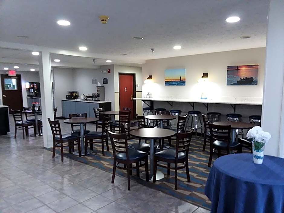 Microtel Inn & Suites by Wyndham Manistee