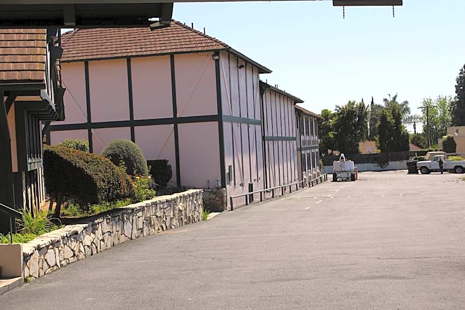 Best Whittier Inn