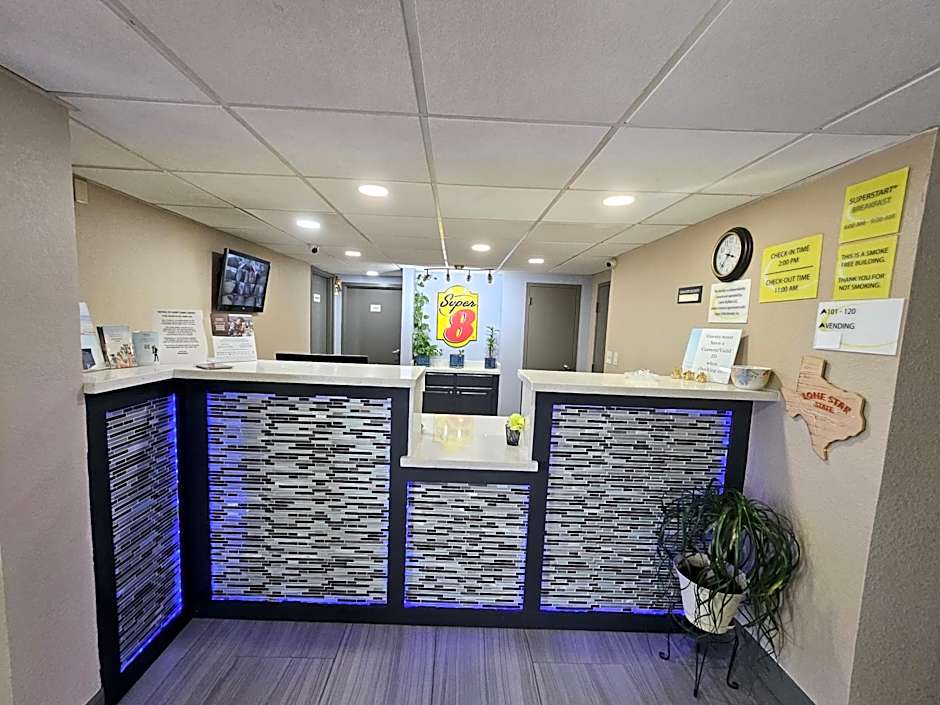 Super 8 by Wyndham Buffalo