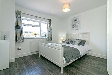 Double room-Comfort-Communal washrooms-Garden view