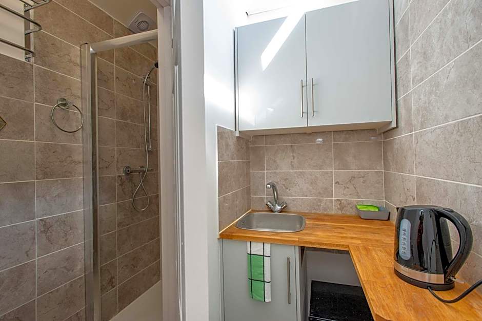 Modern Studio Apartments in Bromley, Greater London near Tesco and Sundridge Park Station