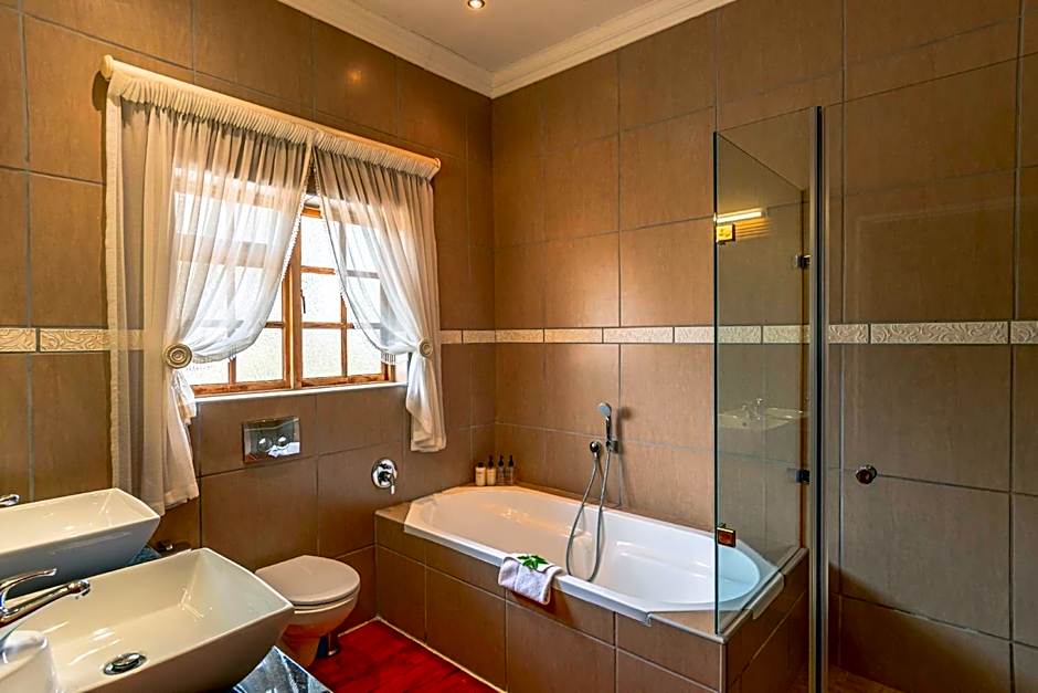 Mooiplaas Guesthouse