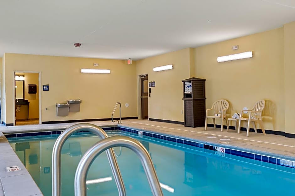 Cobblestone Hotel & Suites - Alpine