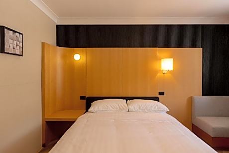 Superior Queen Suite