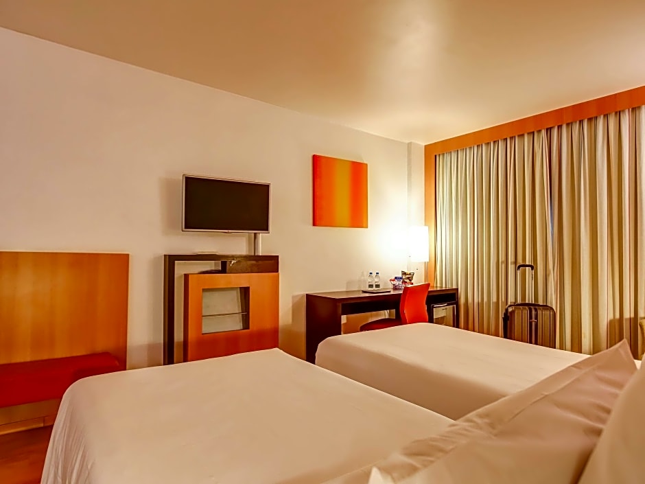 Photo 1 of 16 of Superior 2 Twin Beds