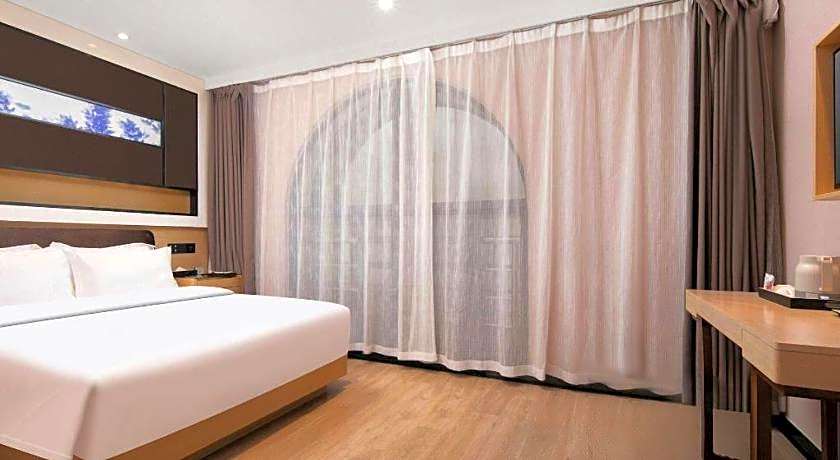 Lavande Hotel Wuhan Huanghelou Branch