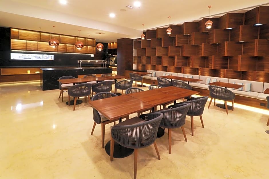 Holiday Inn & Suites Puerto Vallarta Marina & Golf By IHG