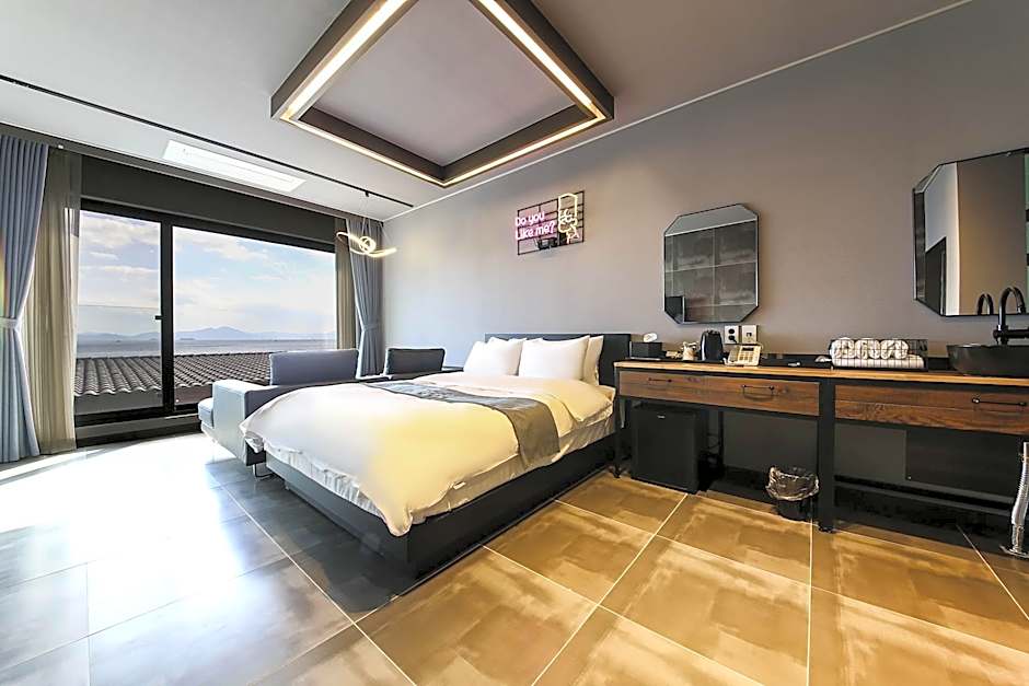 Gyeongnam goseong Hotel With7