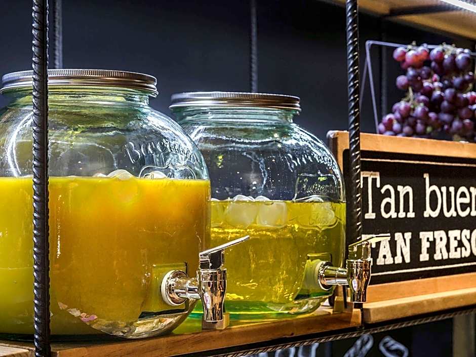 Ibis Manchester Centre 96 Portland Street